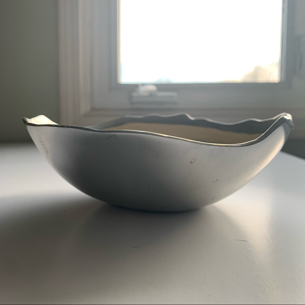 Michael Wainwright Signed 7” COMO Enamel and Aluminum Art Bowl - Picture 4 of 16